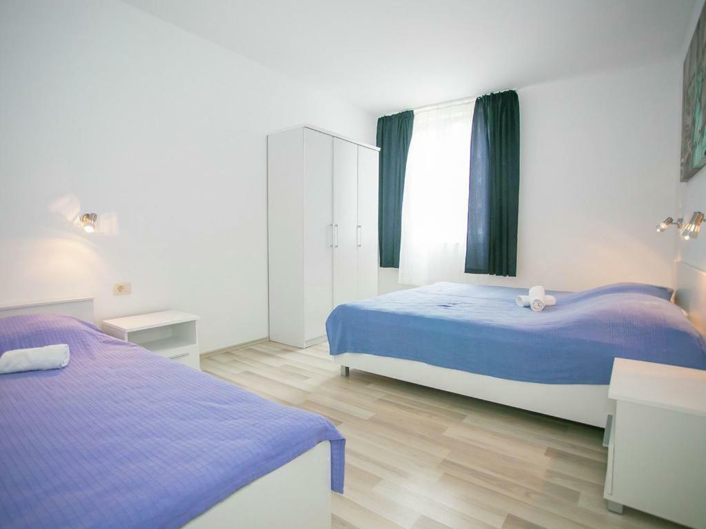 Sesar Apartments Krk - No. 3 Cvita Krk Town Exteriör bild